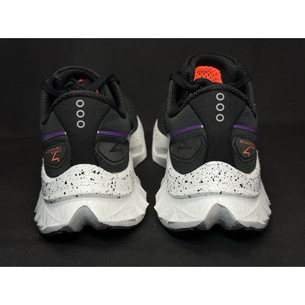 Saucony product pair